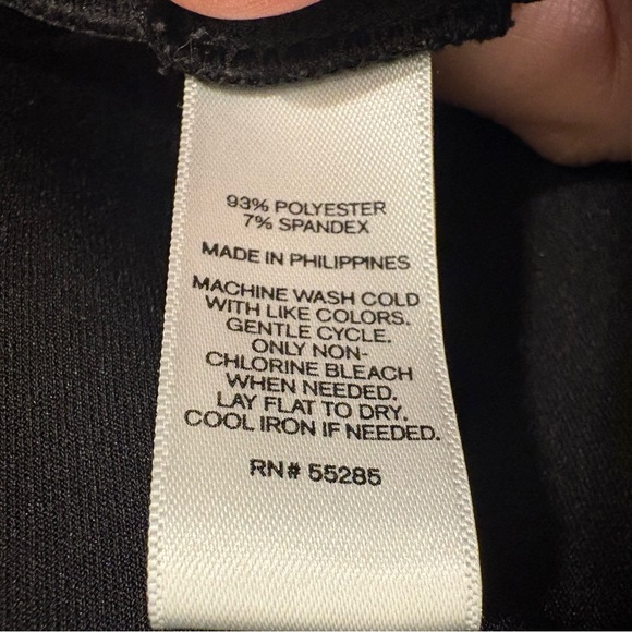 Express Black Asymmetrical Hem Zip-Back Crop Top Women’s Medium Sleveless - Picture 5 of 5